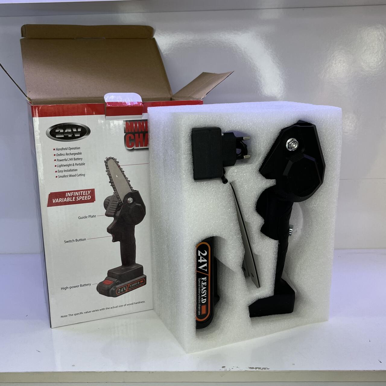Motosierra Eléctrica de Mano – Potencia Portátil para Cortes Precisos